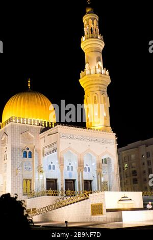 La Moschea di Zawawi è una moschea situata a Muscat, Oman Foto Stock