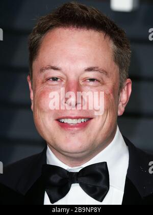 (FILE) Elon Musk acquisisce 1,200 ventilatori dalla Cina per aiutare ad alleviare la carenza di coronavirus COVID-19. Elon Musk, CEO di Tesla e SpaceX, ha acquisito una trova di ventilatori dalla Cina e li ha spediti negli Stati Uniti per la distribuzione agli ospedali bisognosi durante il coronavirus. BEVERLY HILLS, LOS ANGELES, CALIFORNIA, Stati Uniti - FEBBRAIO 22: Chief Executive Officer di Tesla, Inc. E SpaceX Elon Musk arriva al Vanity Fair Oscar Party 2015 tenutosi al Walis Annenberg Center for the Performing Arts il 22 Febbraio 2015 a Beverly Hills, Los Angeles, California, Stati Uniti. (Foto di Xavier Collin/ Foto Stock