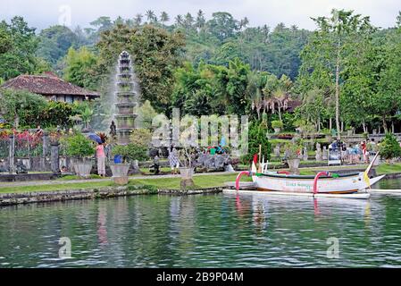 Tempio dell'acqua di Titra Gangga a Bali, Indonesia. Foto Stock