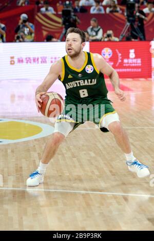 Mathew Dellavedova (Australia) vs. Spagna. Pallacanestro FIBA World Cup Cina 2019, Semifinali Foto Stock