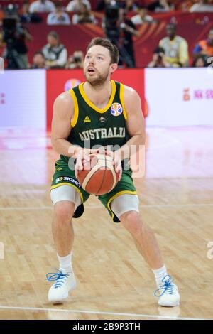 Mathew Dellavedova (Australia) vs Spagna. FIBA Basketball World Cup Cina 2019, Semifinali Foto Stock