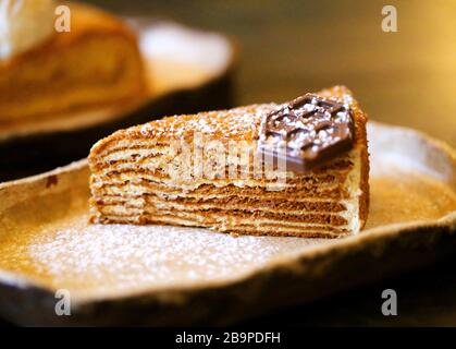Foto macro di un delizioso pezzo di torta in un ristorante Foto Stock