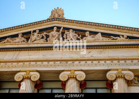 Atene, Grecia - 18 febbraio 2020. Biblioteca Nazionale di Grecia edificio in giornata di sole Foto Stock