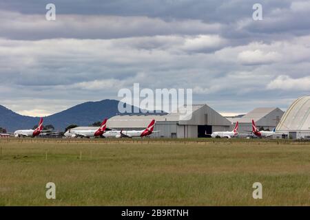 L'aeromobile Qantas parcheggiato all'aeroporto di Avalon è stato messo a terra durante i tagli di volo durante l'epidemia di COVID-19 (Coronavirus) che ha paralizzato l'aereo Foto Stock