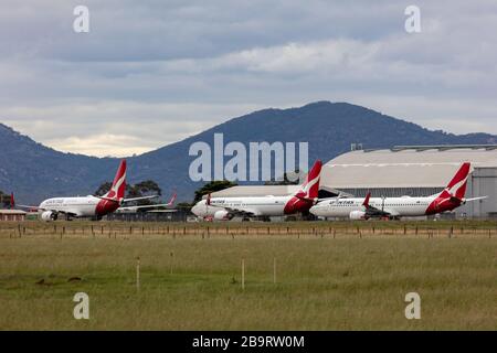 L'aeromobile Qantas parcheggiato all'aeroporto di Avalon è stato messo a terra durante i tagli di volo durante l'epidemia di COVID-19 (Coronavirus) che ha paralizzato l'aereo Foto Stock