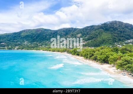 Spiaggia mare oceano Seychelles isola natura vacanza paradiso drone vista fotografia aerea Foto Stock