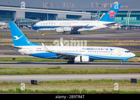 Guangzhou, Cina – 24 settembre 2019: Xiamenair Boeing 737-800 aereo all'aeroporto di Guangzhou (CAN) in Cina. Boeing è una fabbrica americana di aerei Foto Stock