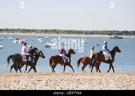 L'incontro annuale di agosto si tiene sulla spiaggia di Sanlucar de Barrameda, Cadice, Spagna. 3rd agosto 2017. Foto Stock
