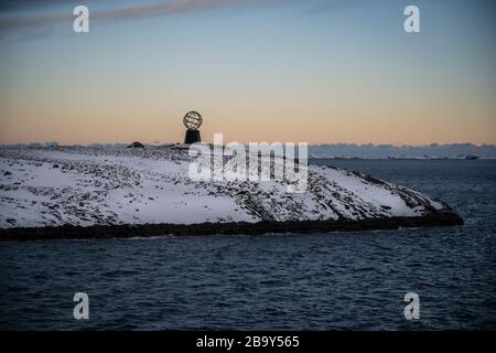 Circolo polare artico a Vikingen, comune di Rødøy, Norvegia. Foto Stock