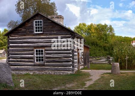 Morrisburg, Canada 17 ottobre 2019: museum un patrimonio all'aperto in Ontario, Upper Canada Village, Old Wooden buildings wolen factory Foto Stock