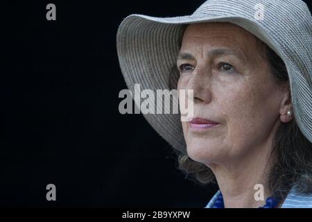 Claire Tomalin, biografo e giornalista inglese, al Festival Internazionale del Libro di Edimburgo, Scozia, agosto 2003. Foto Stock