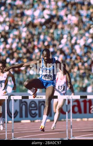 Edwin Moses (USA) in gara ai Campionati mondiali e di campo del 1987. Foto Stock