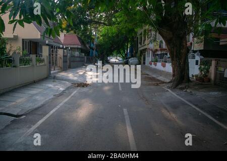Strada vuota durante il blocco in India Foto Stock