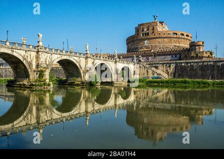 Castel Sant'Angelo sul Tevere a Roma Foto Stock