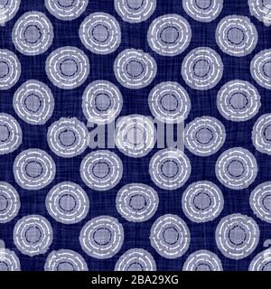 Indigo blu tessuto boro cotone effetto tinto texture sfondo. Campione giapponese senza cuciture con ripetizione batik. Polka puntino afflitto tie tinta candeggina Foto Stock