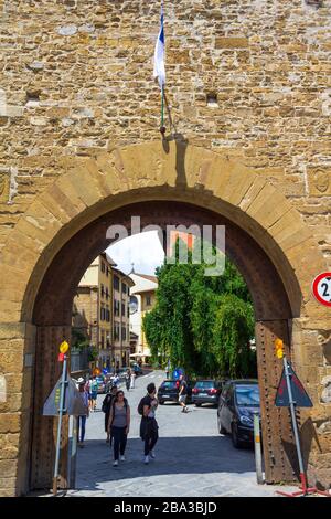 Porta San Miniato, parte del cerchio delle Mura di Firenze , e si trova in Oltrarno , in particolare nella zona di San Niccolò di Firenze Foto Stock