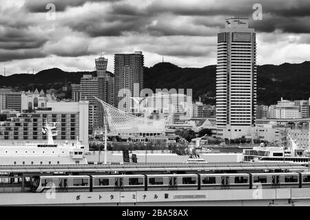 Skyline, la città di Kobe, isola di Honshu, Giappone, Asia Foto Stock