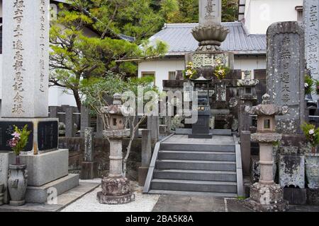 Tempio vicino al Tempio di Seifukuji, Nagasaki, Kyushu Regione, Giappone, Asia Foto Stock