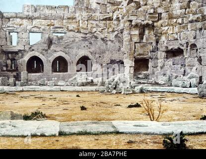 Sito del Tempio antico, Baalbec, Libano, periodo vittoriano Foto Stock