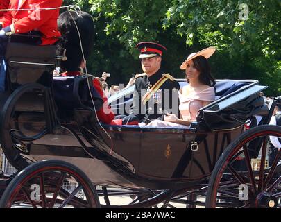 09 giu 2018 - Londra, Inghilterra, Regno Unito - Trooping of the Color 2018 Photo Shows: Prince Harry, Duca di Sussex e Meghan, Duchessa di Sussex Foto Stock