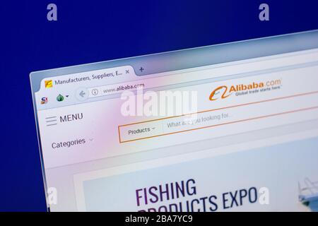 Ryazan, Russia - 16 aprile 2018 - Homepage di Alibaba.com sul display del PC Foto Stock