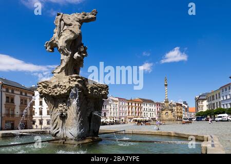 Jupiterova kasna, Mariansky sloup, Dolni namesti, Olomouc, Ceska republika / fontana Giove, 1707, scultore Filip Santer, Vaclav Render Foto Stock