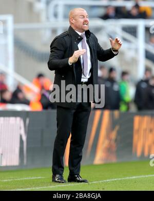 Burnley manager Sean Dyche urla del perimetro Foto Stock