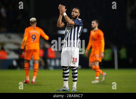 West Bromwich Albion's Matt Phillips saluta i fan dopo la partita contro Newcastle United. Foto Stock