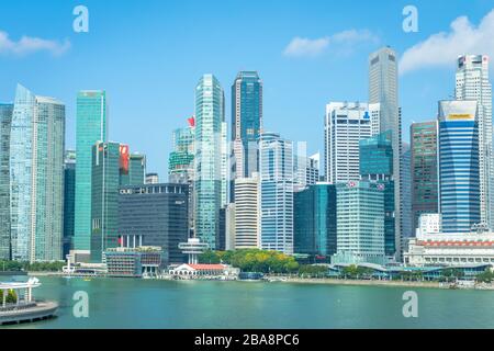 MARINE BAY / SINGAPORE, 29 Apr 2018 - Marina Bay Sands e' uno dei piu' famosi hotel di lusso in Singapore con vedute mozzafiato della citta' dal Foto Stock