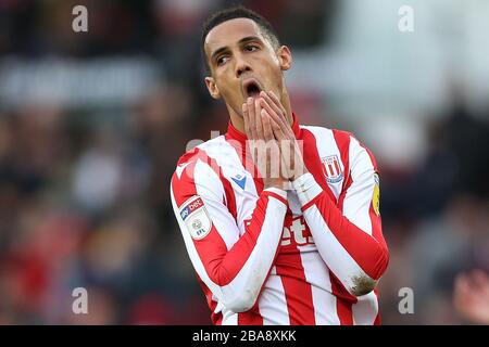 Tom Ince di Stoke City reagisce dopo aver perso una possibilità contro Hull City durante la partita del Campionato Sky Bet allo stadio bet365 Foto Stock