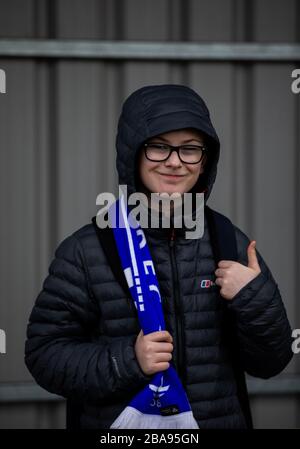 Un fan di Hartlepool United prima del gioco Foto Stock