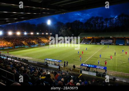 I fan di FC Halifax Town guardano la partita durante la partita della Vanarama Conference Premier League allo Shay Foto Stock