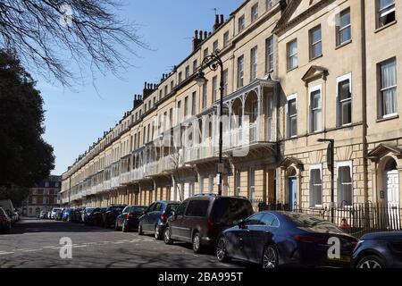 pic show: Covid-19 a Bristol balconi in Clifton Picture di Gavin Rodgers / Pixel8000 Foto Stock