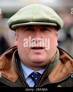 Allenatore di cavalli da corsa, Paul Nicholls (Ditcheat). Foto Stock