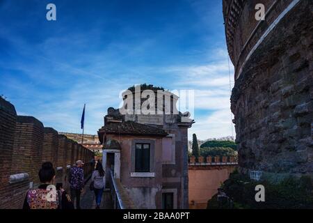 Dettagli architettonici di Castel Sant Angelo o Mausoleo di Adriano, costruito nell'antica Roma, Italia. Foto Stock