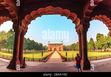 Red Fort Delhi cortile interno, panorama dell'India Foto Stock