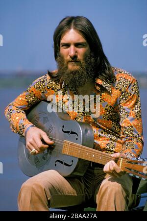 Steve Cropper Stax, membro dell'artista di registrazione di Booker T e produttore di dischi del compositore MGS del Mississippi River Memphis 1973 Foto Stock
