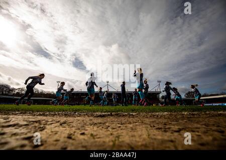 Vista generale dei giocatori di Tottenham Hotspur che si riscaldano prima del gioco Foto Stock