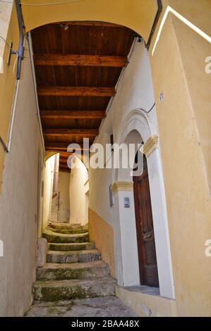 Vista panoramica su Rivello, borgo medievale della Basilicata Foto Stock