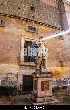 Dettagli architettonici di Castel Sant Angelo o Mausoleo di Adriano, costruito nell'antica Roma, Italia. Foto Stock