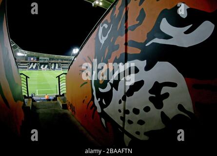 Una vista generale all'interno del KCOM Stadium prima della partita tra Hull City e Barnsley Foto Stock