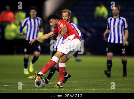 Macauley Bonne di Charlton Athletic ottiene un colpo sul bersaglio Foto Stock