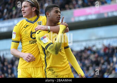 Il Rhian Brewster di Swansea City festeggia dopo aver segnato la partita del Campionato Sky Bet a Ewood Park Foto Stock