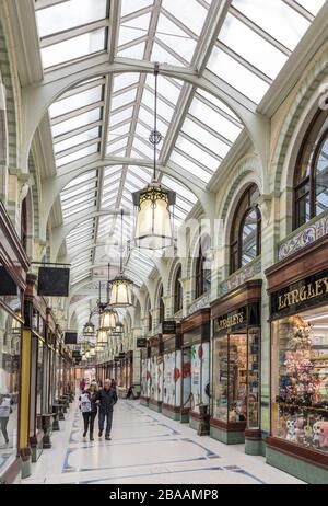 Royal Arcade, Norwich, Norfolk, Inghilterra, Regno Unito Foto Stock