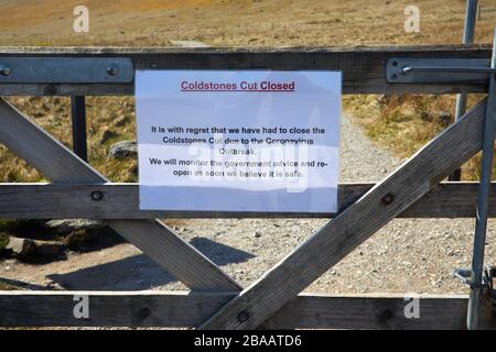 Il Cold Stones Cut ViewPoint a Greenhow Hill a Nidderdale, chiuso a causa del Coronavirus Lock Down 26/03/20 Foto Stock