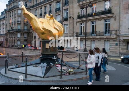 Fiamma della libertà monumento Parigi Francia Foto Stock