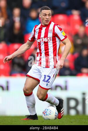 James Chester di Stoke City durante la partita del Campionato Sky Bet allo stadio bet365 Foto Stock