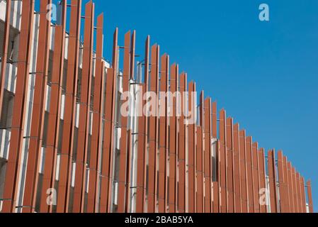 Il Whalebridge Car Park, parte della prima fase di riqualificazione dei Kimmerfields nel centro di Swindon. Foto Stock