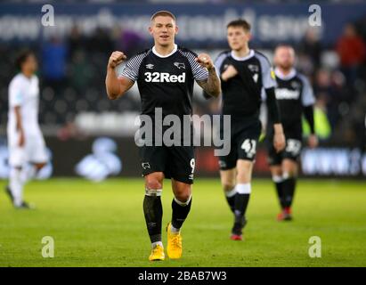 Martyn Waghorn della Derby County celebra dopo il fischio finale Foto Stock