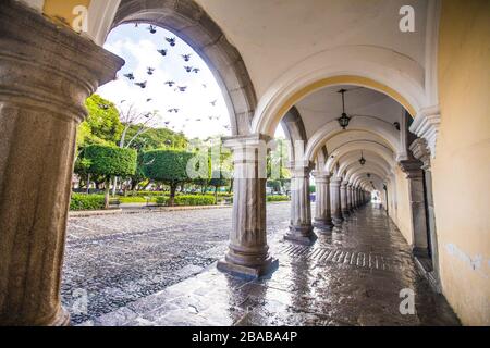 Architettura di edificio, Central Park, Antigua, Guatemala Foto Stock